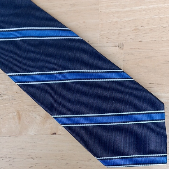 Ralph Lauren Dark Blue Tie with Light Blue Stripes - Picture 1 of 6